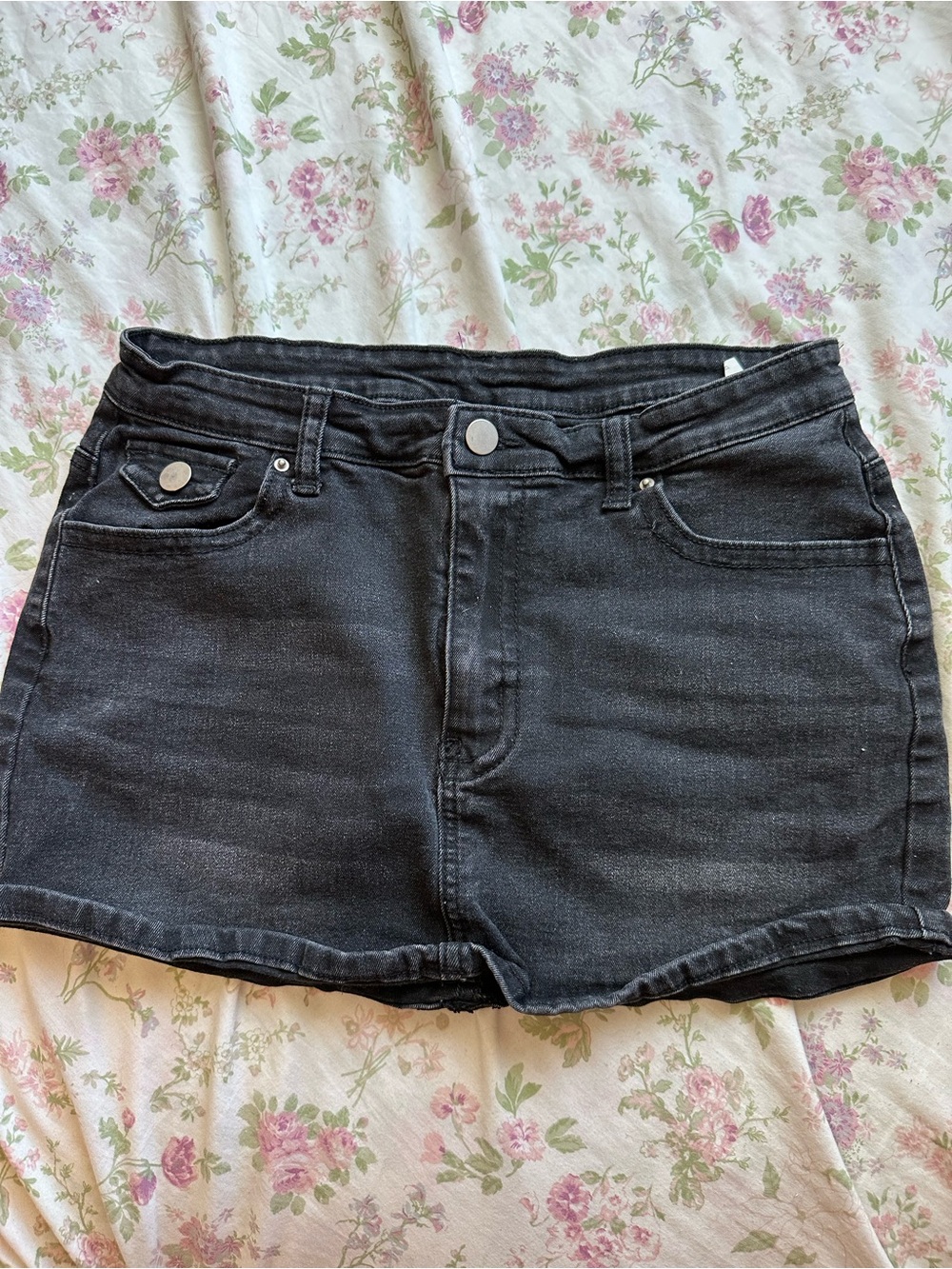 black skirt